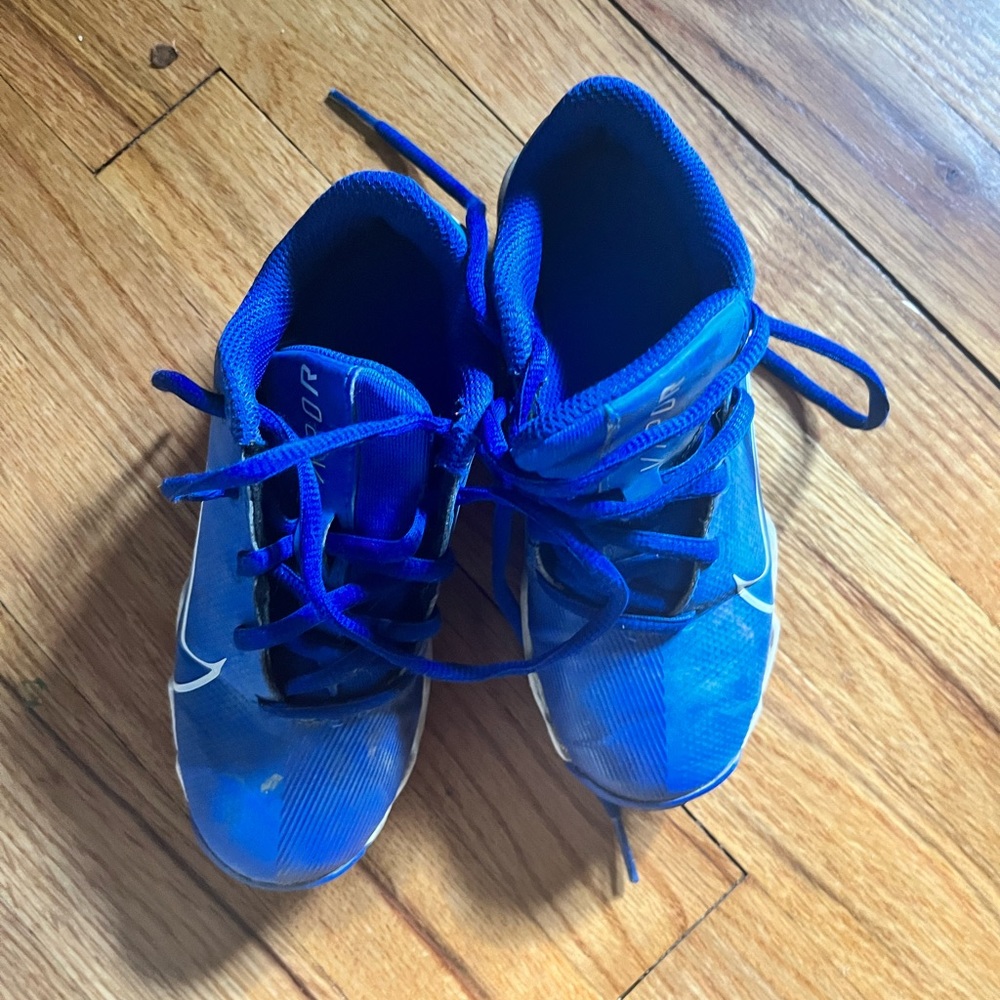 Boys youth Nike baseball cleats size 12